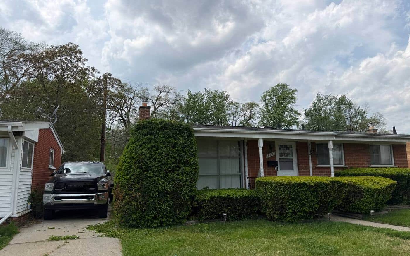 Bush Trimming in Detroit, Michigan